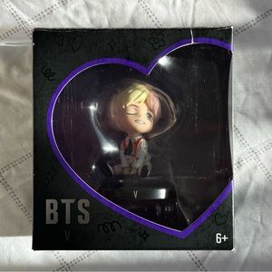 BTS V IDOL figure